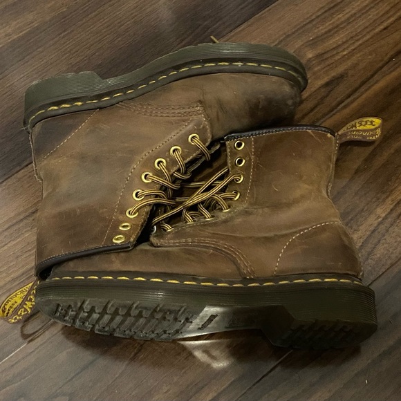 Martens 1460 CRAZY HORSE LEATHER LACE UP BOOTS